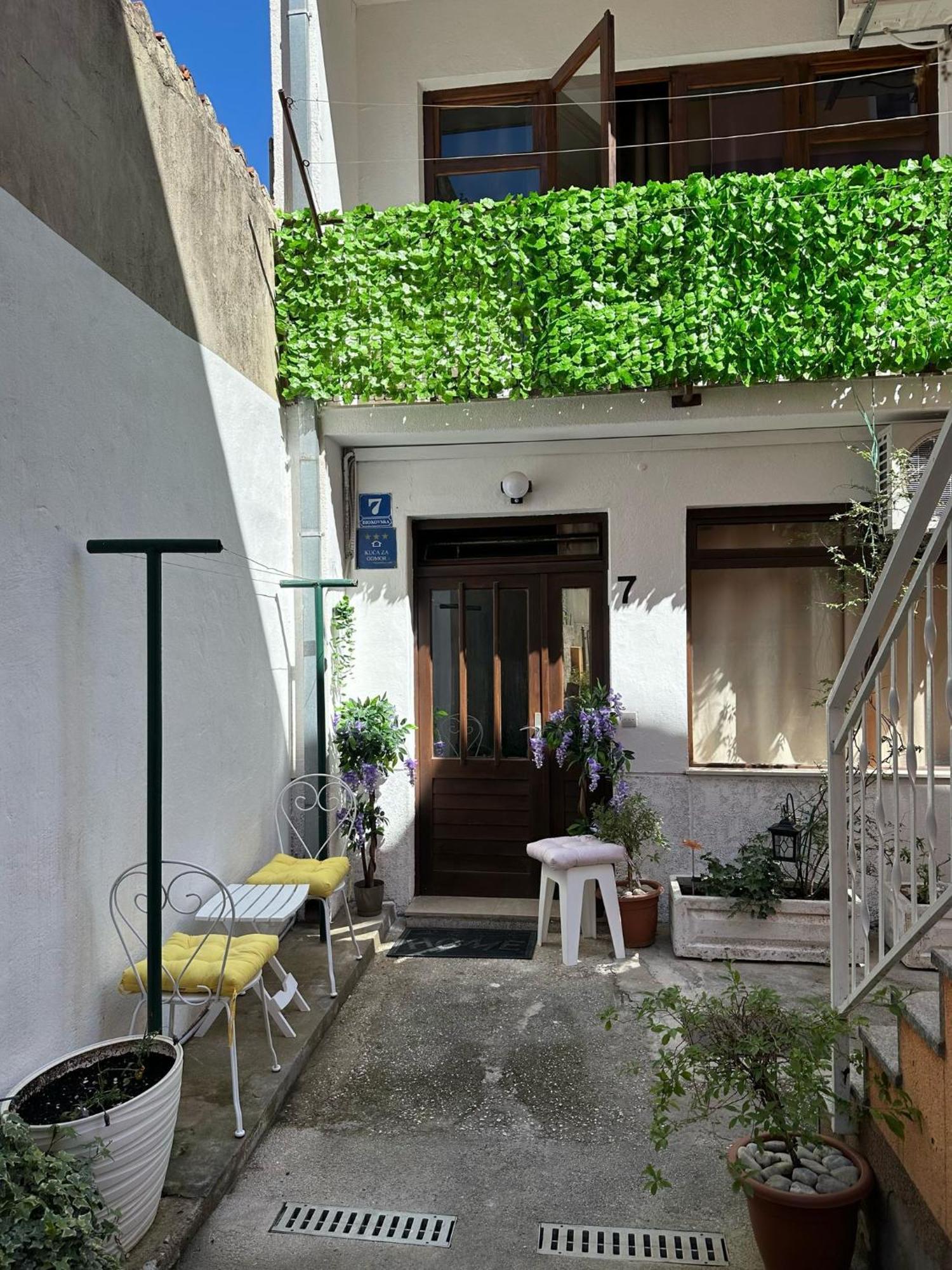 Apartment House Aria Baška Voda Dış mekan fotoğraf