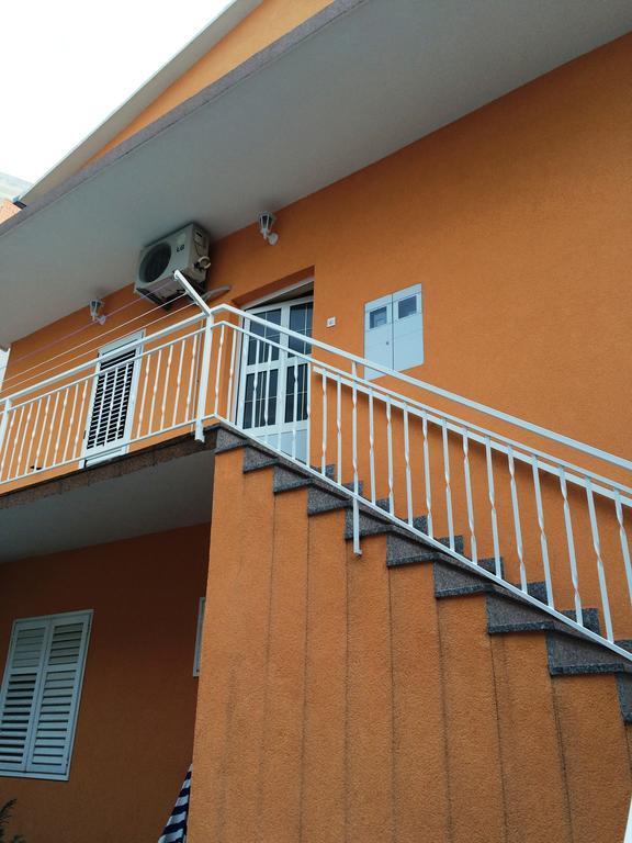 Apartment House Aria Baška Voda Dış mekan fotoğraf